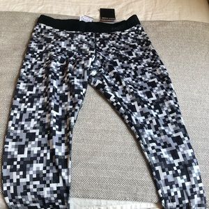 SOLD~Nike Pro Womens Leggings, black&white, L, NWT